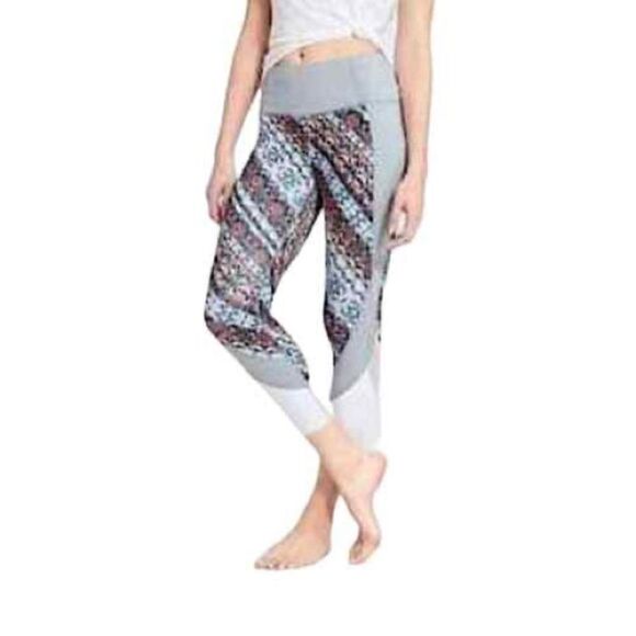 ATHLETA Nomad Saluatation Mesh Capri Size Small - Picture 1 of 11